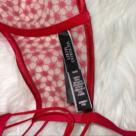 32DDD/S Vs Victoria’s Secret VERY SEXYRed Starburst Unlined Demi Bra &amp; pantyNWT