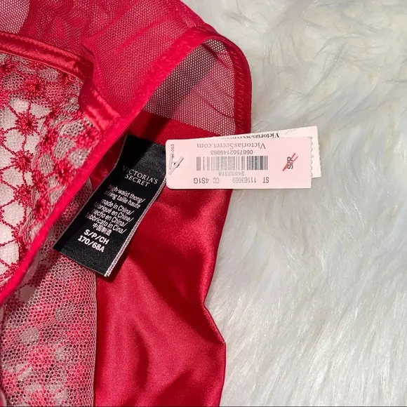 32DDD/S Vs Victoria’s Secret VERY SEXYRed Starburst Unlined Demi Bra &amp; pantyNWT