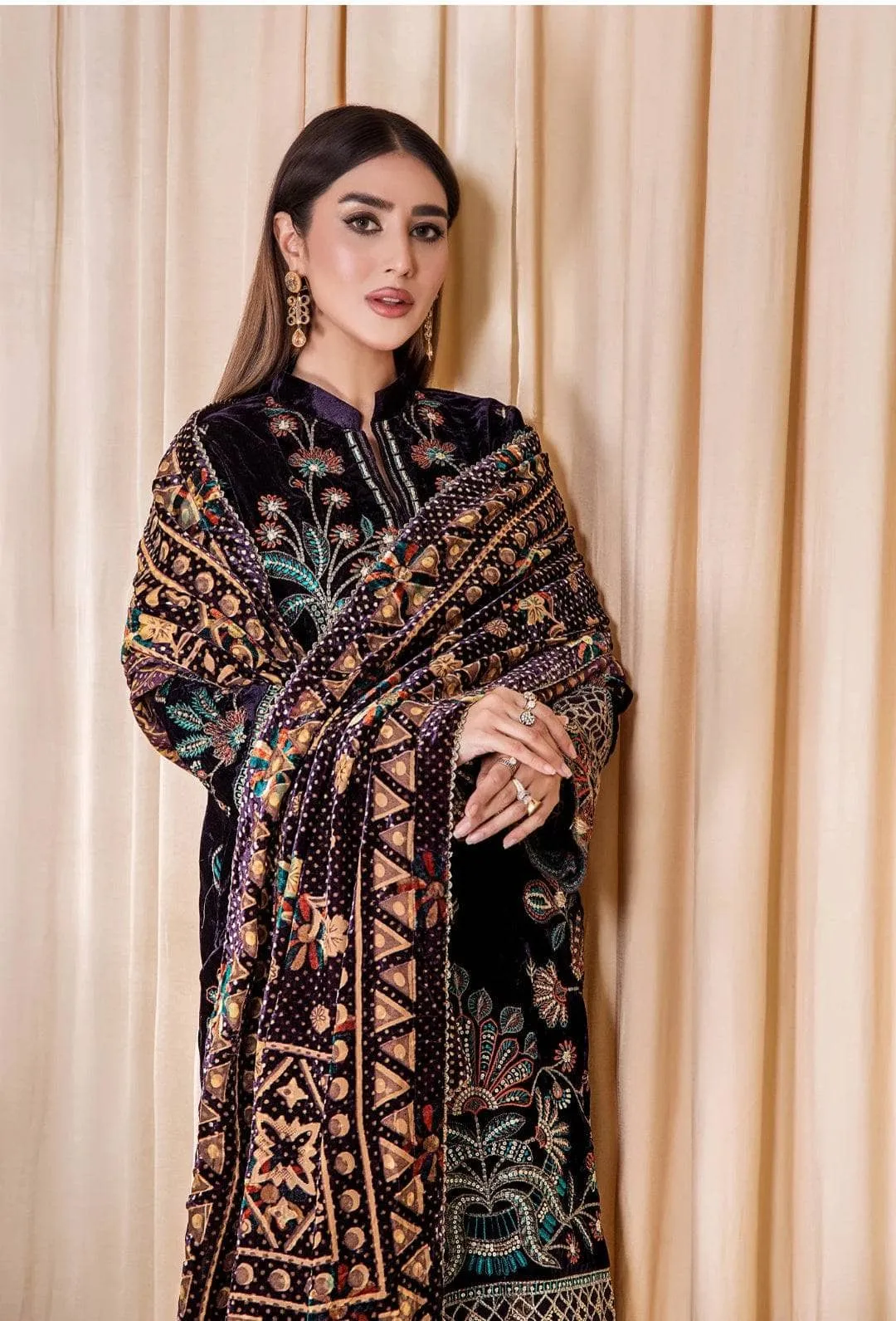 Adans Libas Velvet Palachi