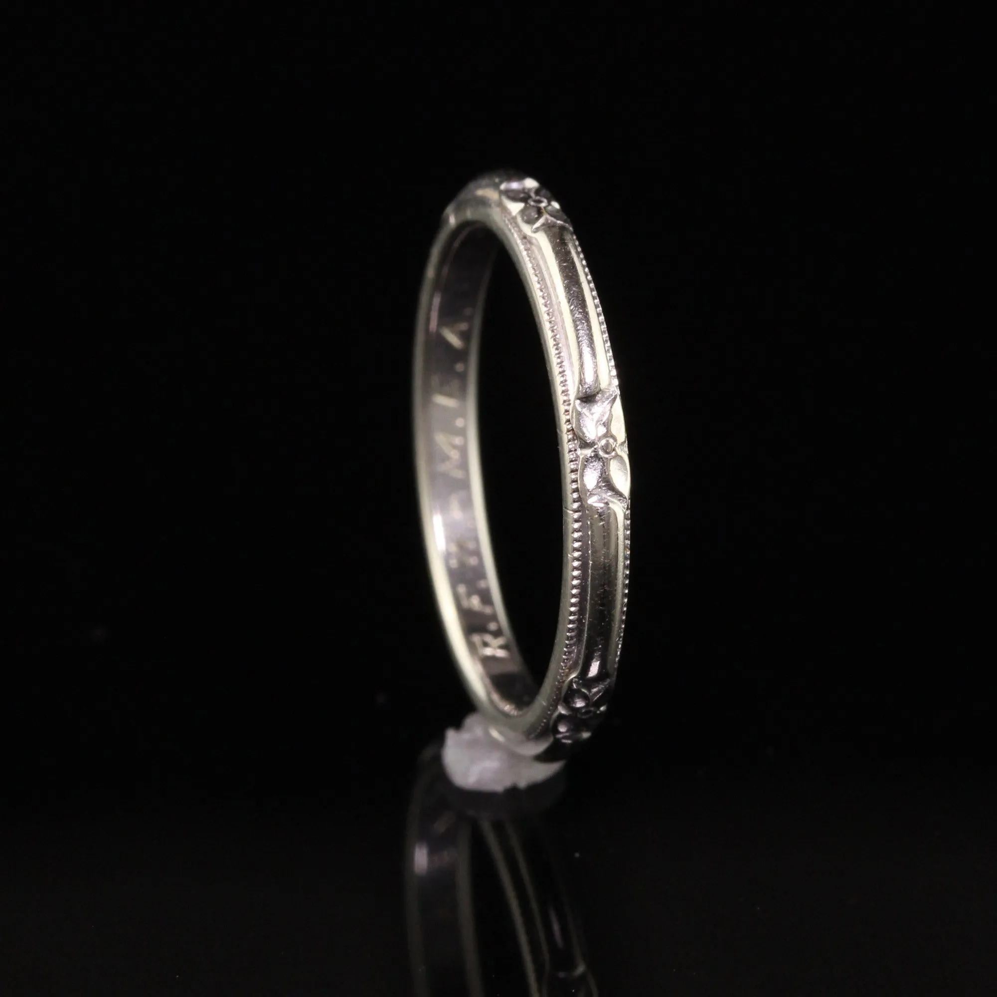 Antique Art Deco 14K White Gold Art Carved Engraved Wedding Band