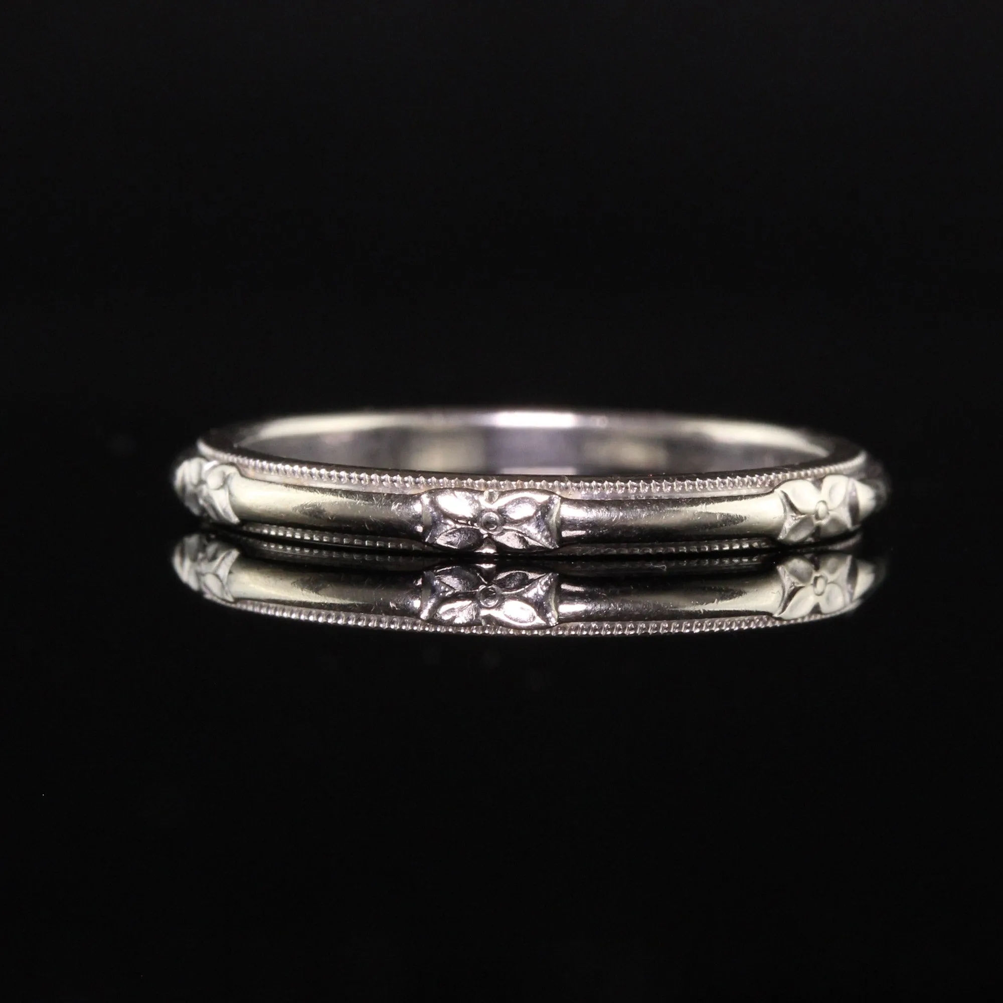 Antique Art Deco 14K White Gold Art Carved Engraved Wedding Band
