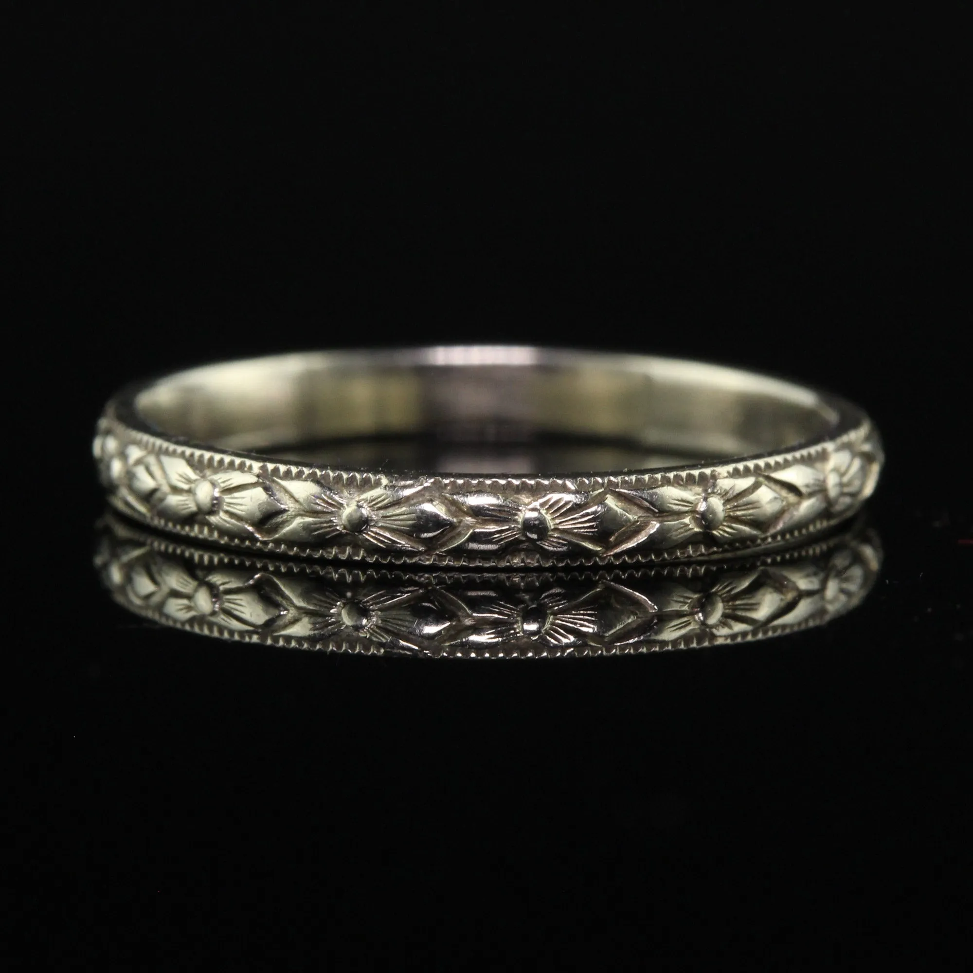 Antique Art Deco 18K White Gold Engraved Wedding Band - Size 5 1/2