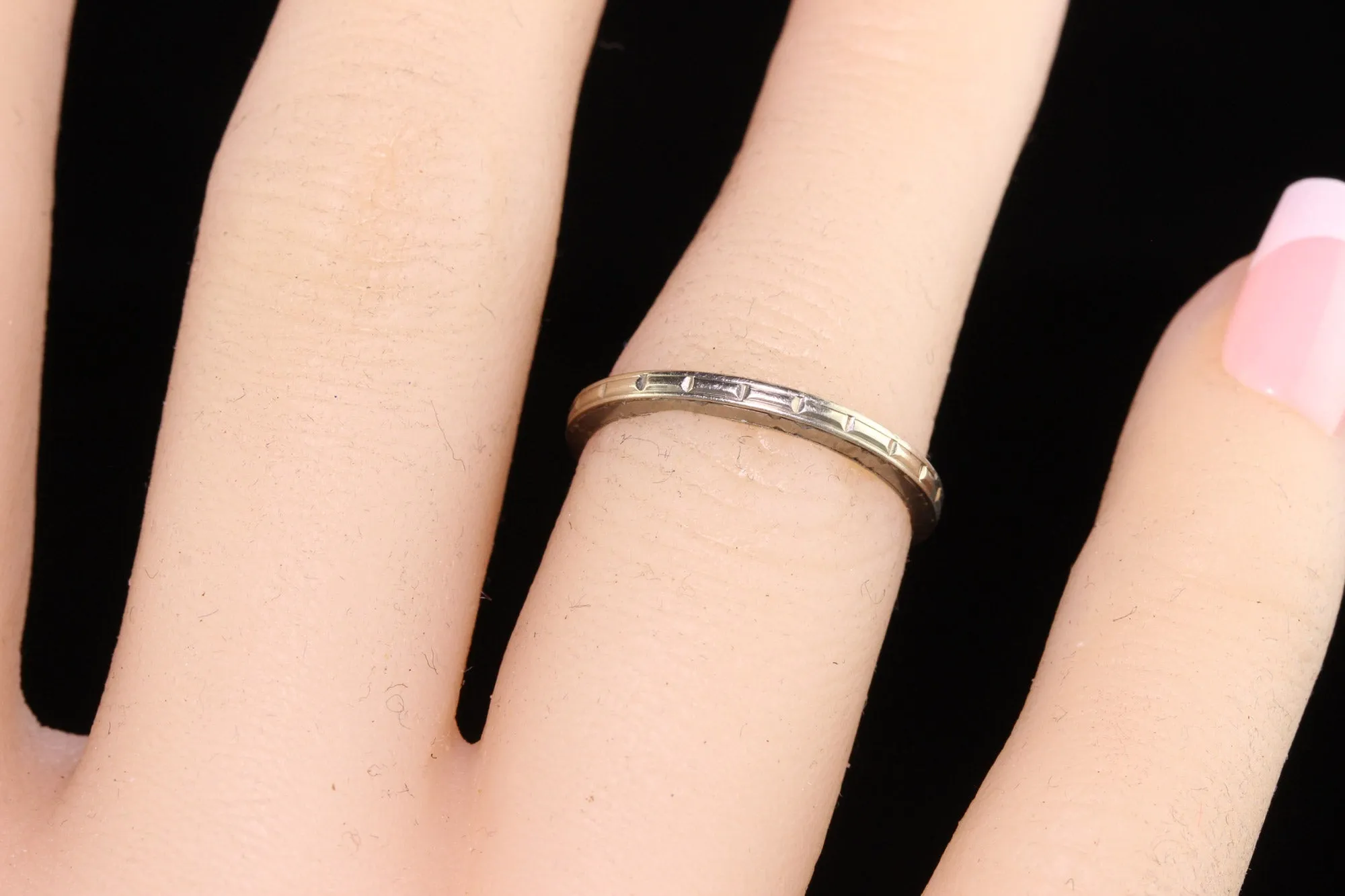 Antique Art Deco 18K White Gold Engraved Wedding Band - Size 6