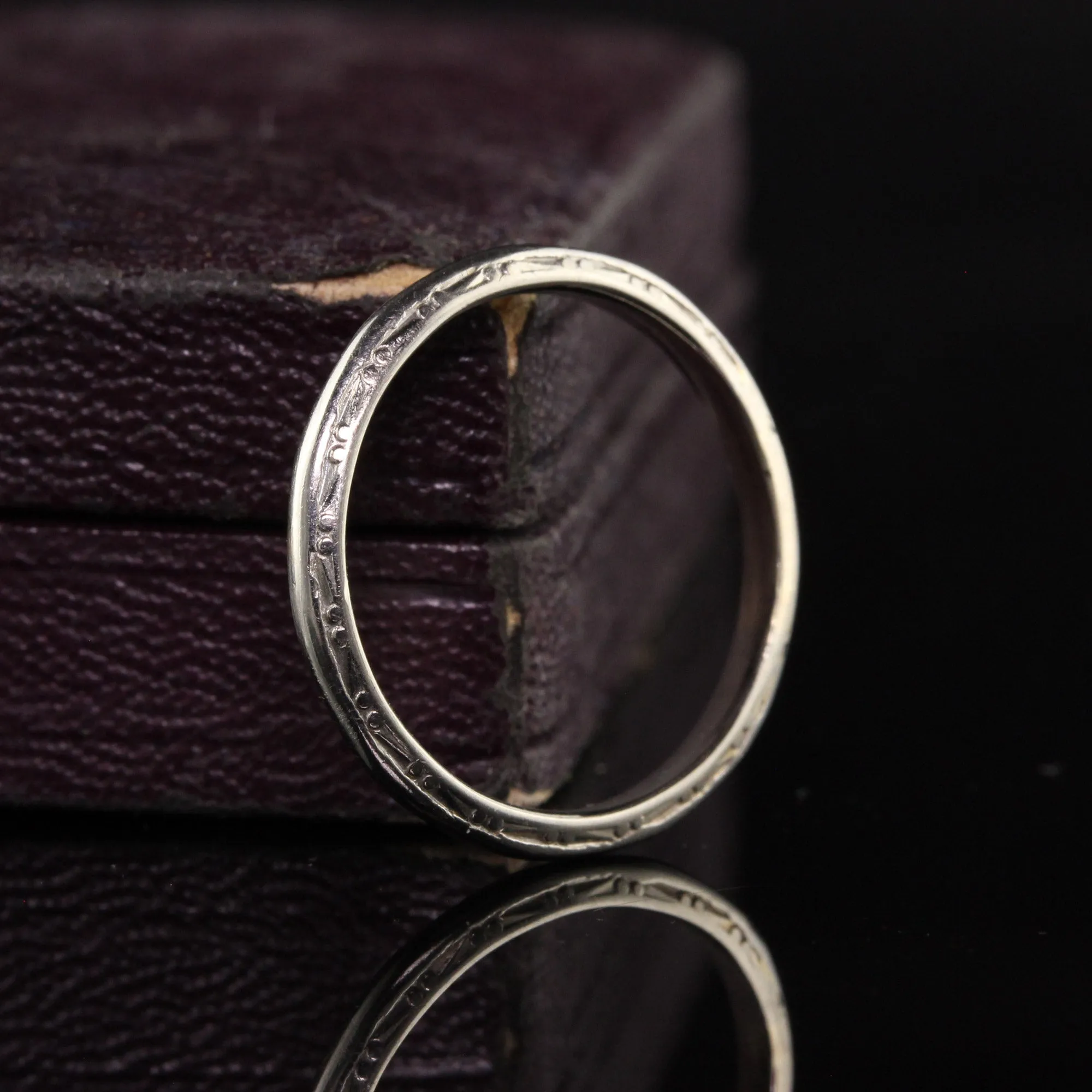 Antique Art Deco 18K White Gold Lohengrin Engraved Wedding Band