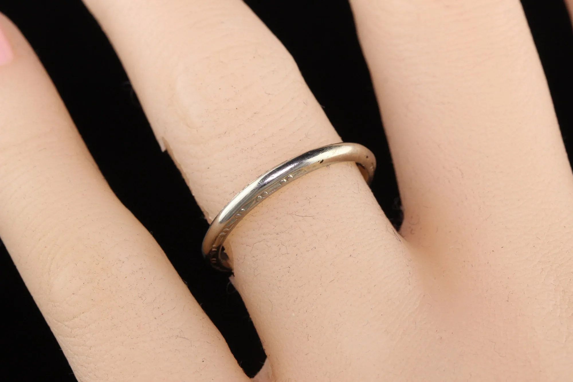 Antique Art Deco 18K White Gold Lohengrin Engraved Wedding Band