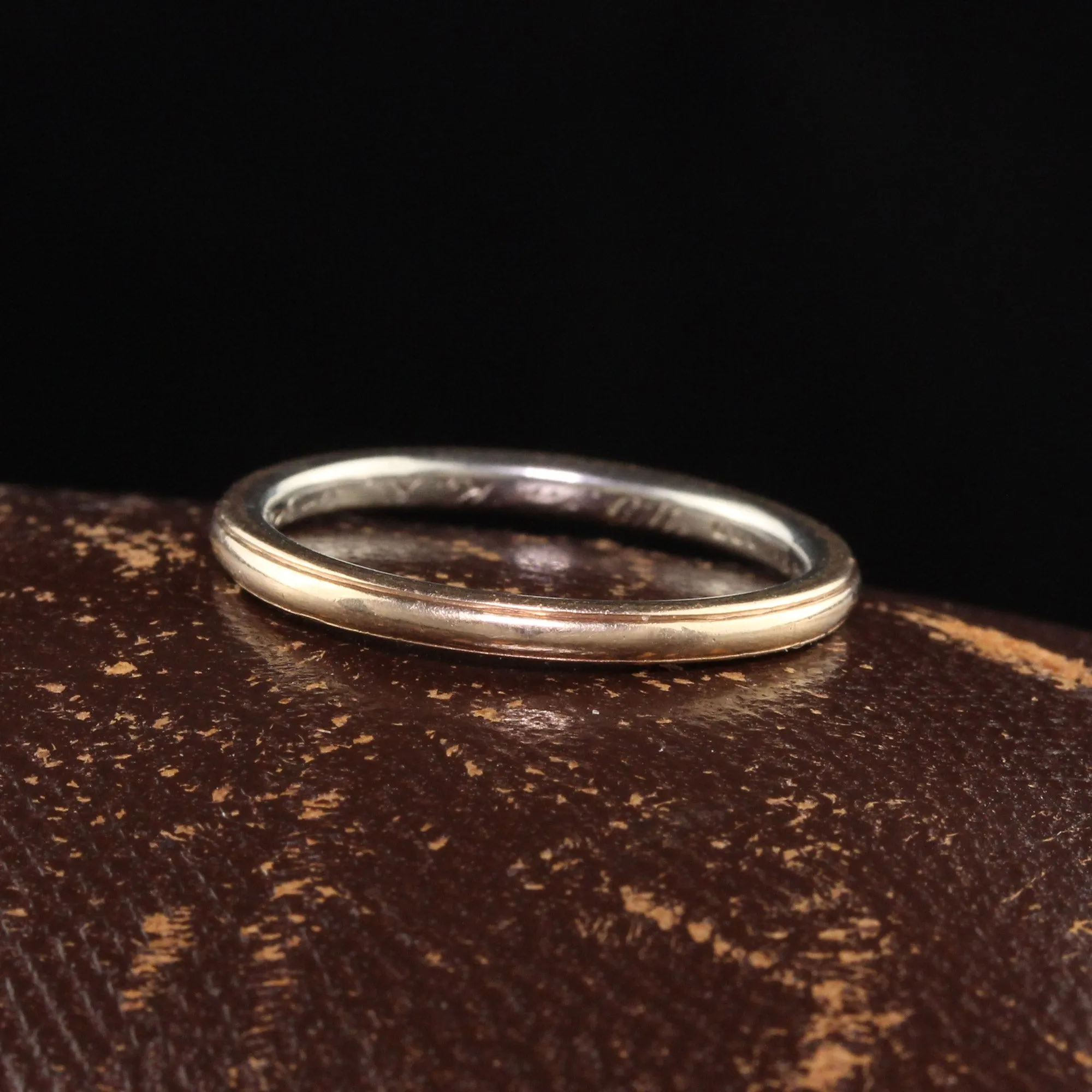 Antique Art Deco 18K Yellow Gold and Platinum Engraved Wedding Band - Size 6 3/4