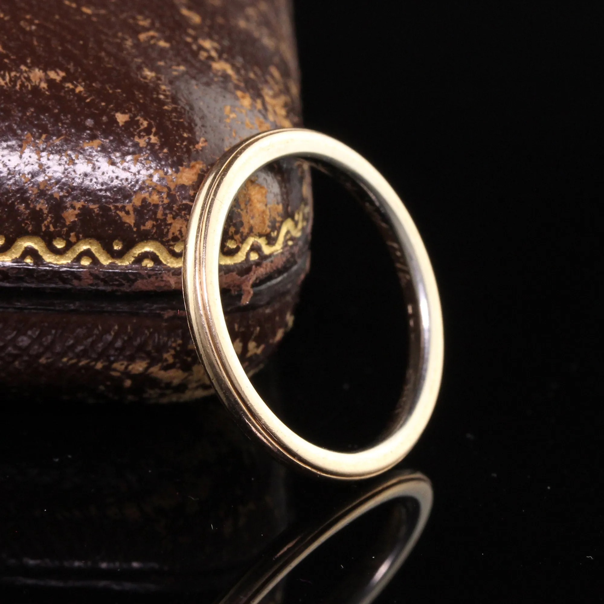 Antique Art Deco 18K Yellow Gold and Platinum Engraved Wedding Band - Size 6 3/4