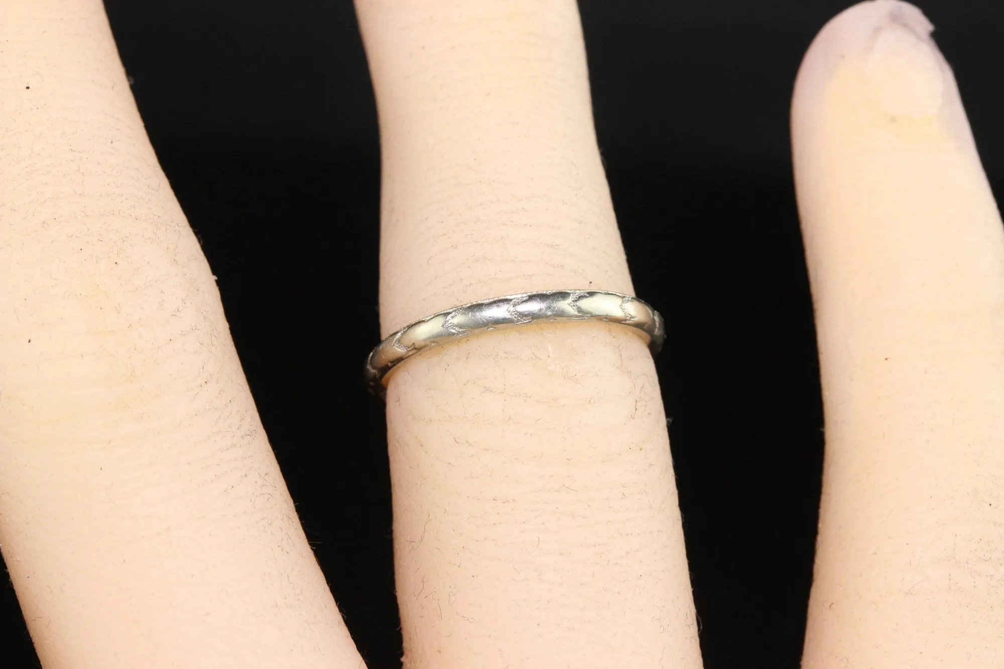 Antique Art Deco Orange Blossom 18K White Gold Engraved Wedding Band - Size 4 1/2