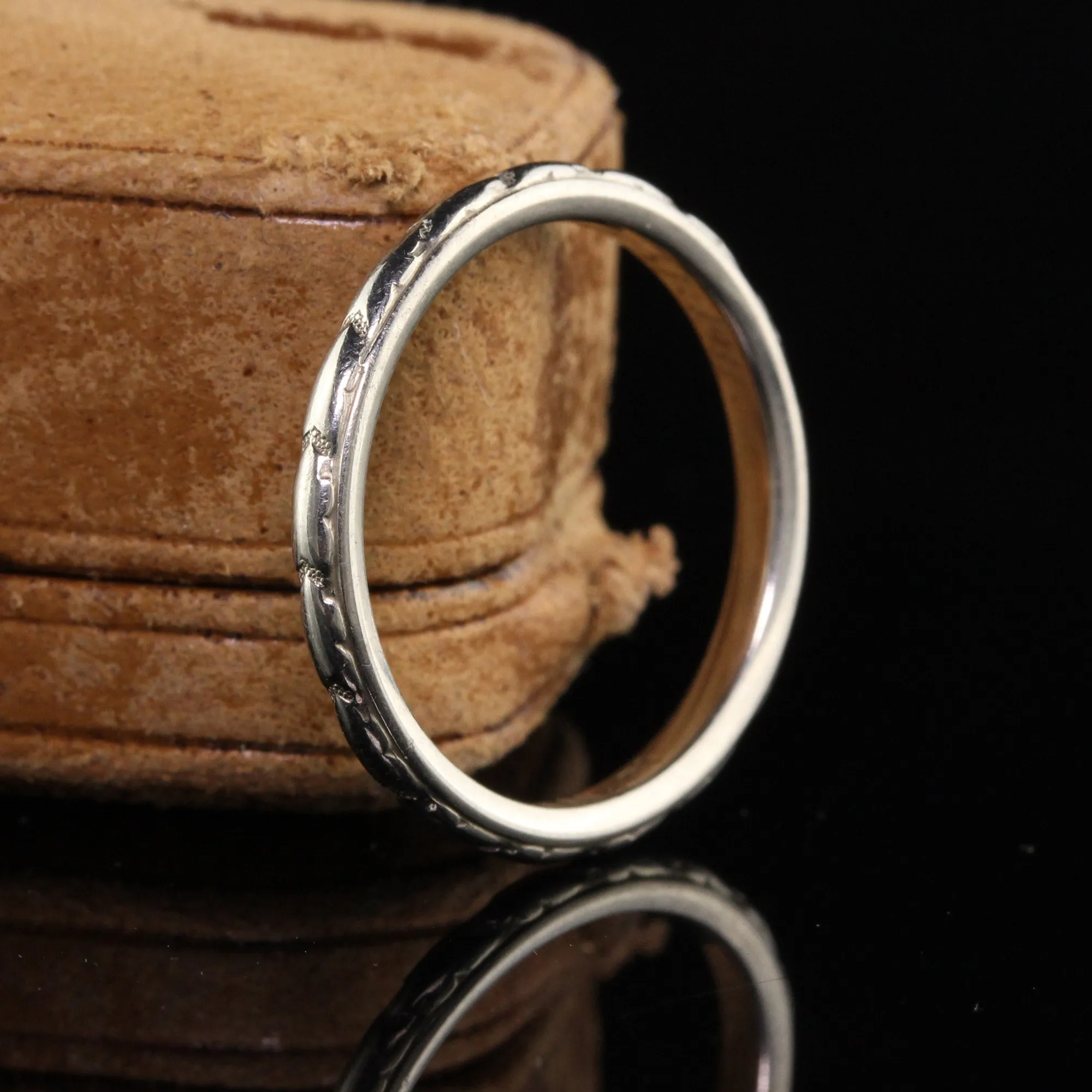 Antique Art Deco Orange Blossom 18K White Gold Engraved Wedding Band