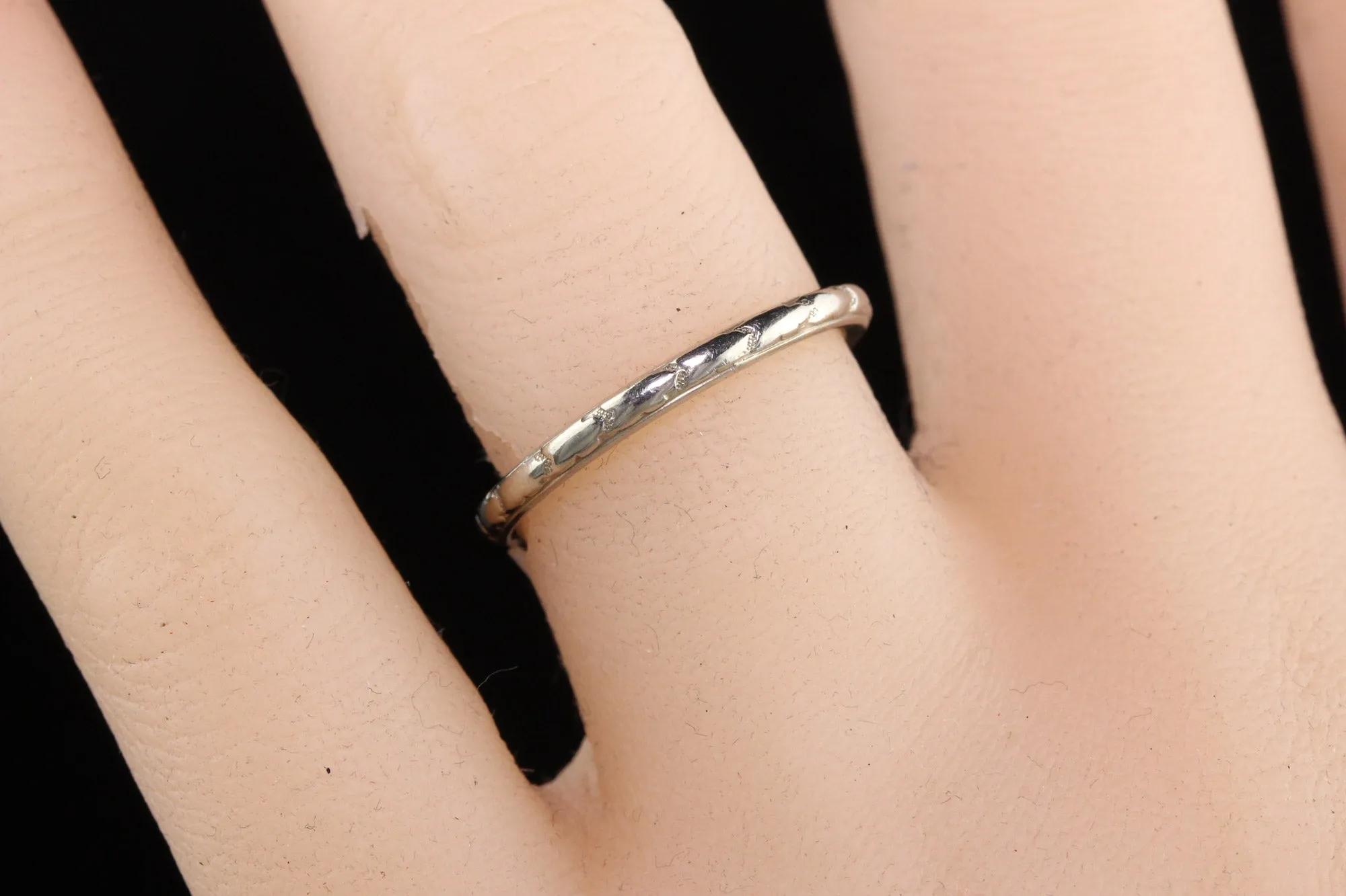 Antique Art Deco Orange Blossom 18K White Gold Engraved Wedding Band