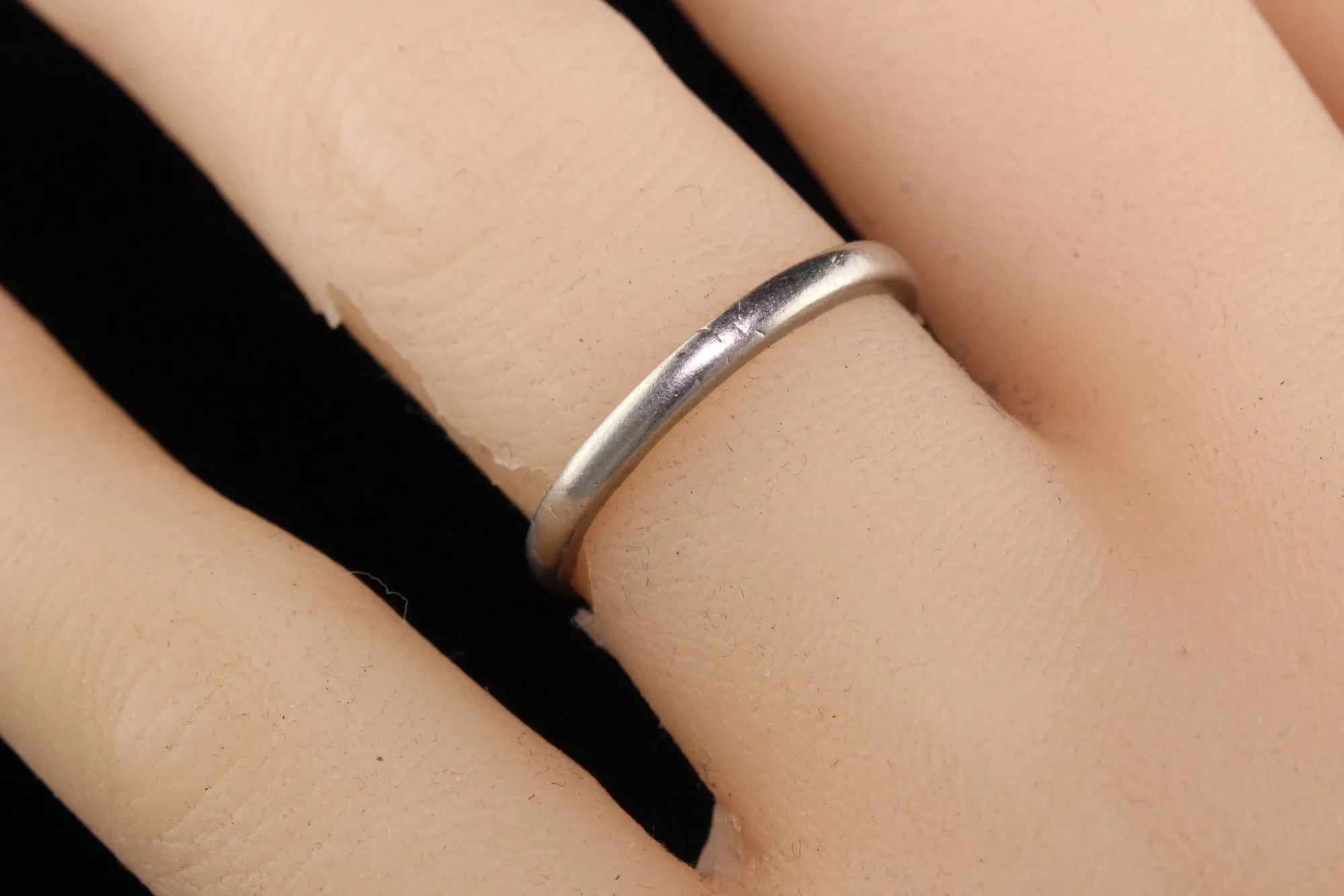 Antique Art Deco Platinum Classic Engraved Wedding Band