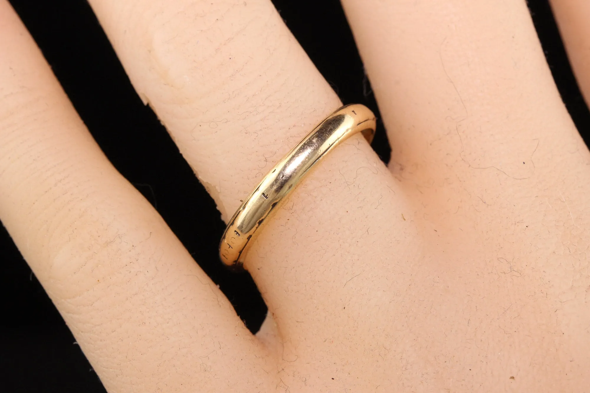 Antique Art Deco White Rose 14K Yellow Gold Engraved Wedding Band