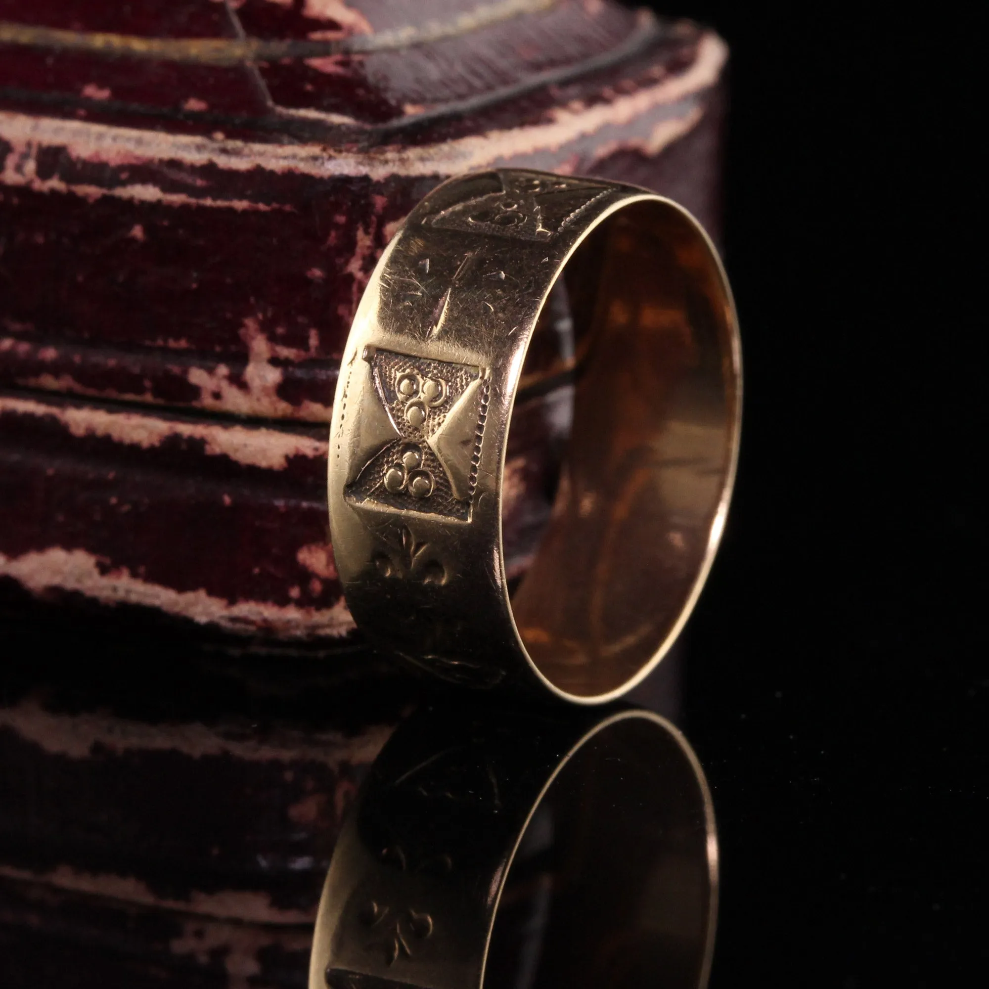 Antique Victorian 10K Yellow Gold Engraved Wide Band Wedding Ring