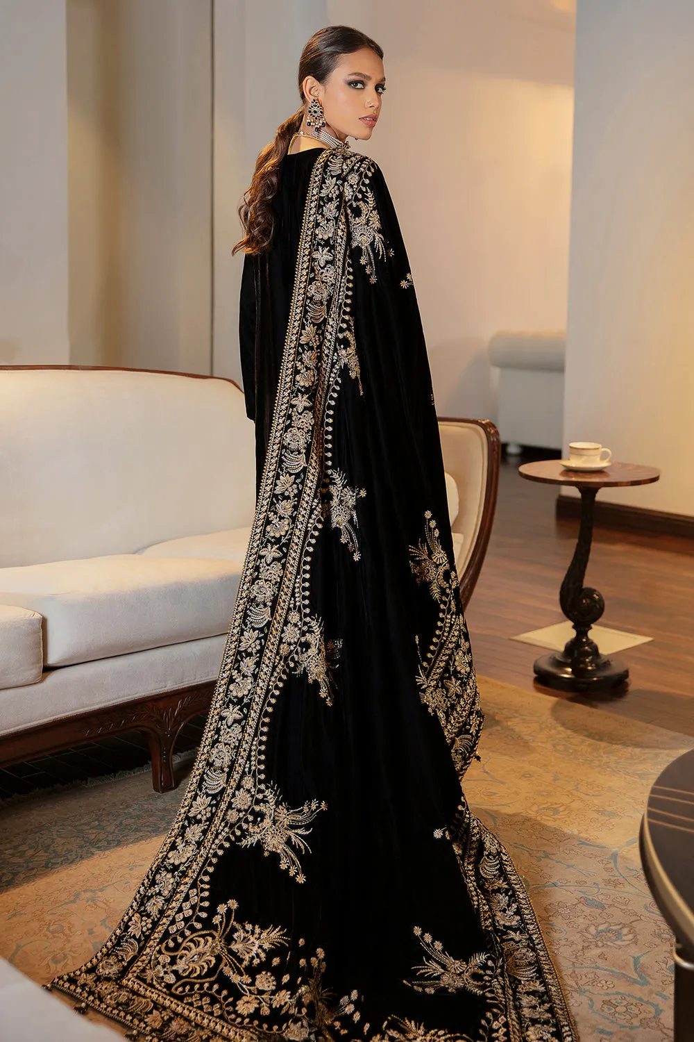BAROQUE | EMBROIDERED VELVET SHAWL '23 | VS-24