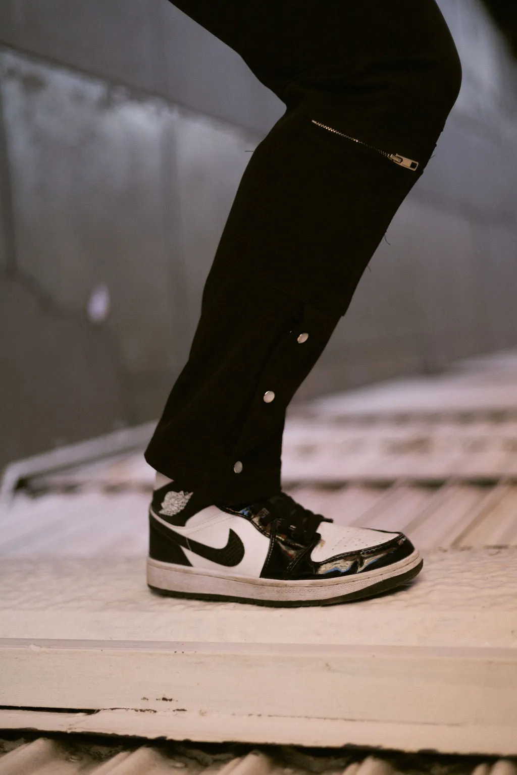 CARGO PANTS IN CARBON BLACK