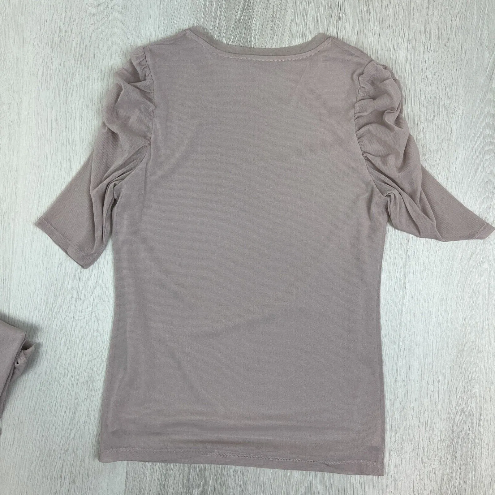 Decjuba Womens Short Sleeve Ruched T-Shirt Top Size Small (2 Tops)