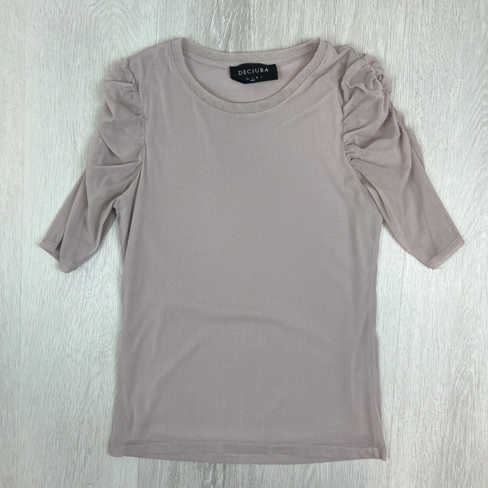 Decjuba Womens Short Sleeve Ruched T-Shirt Top Size Small (2 Tops)