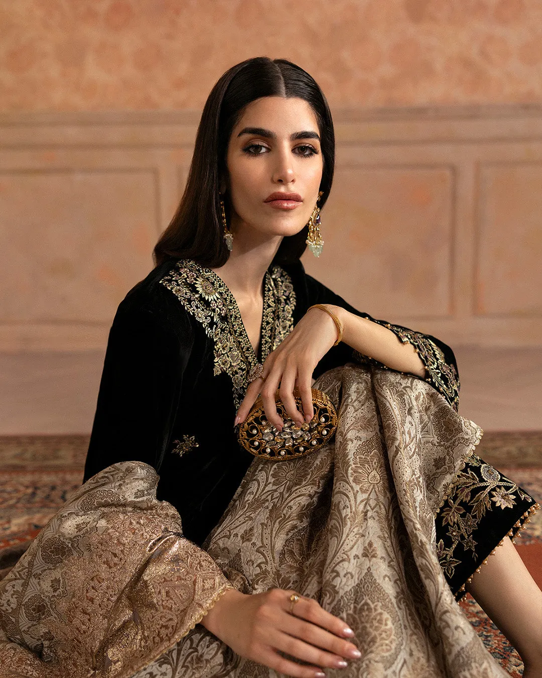 Faiza Saqlain | ISMENE | VITA