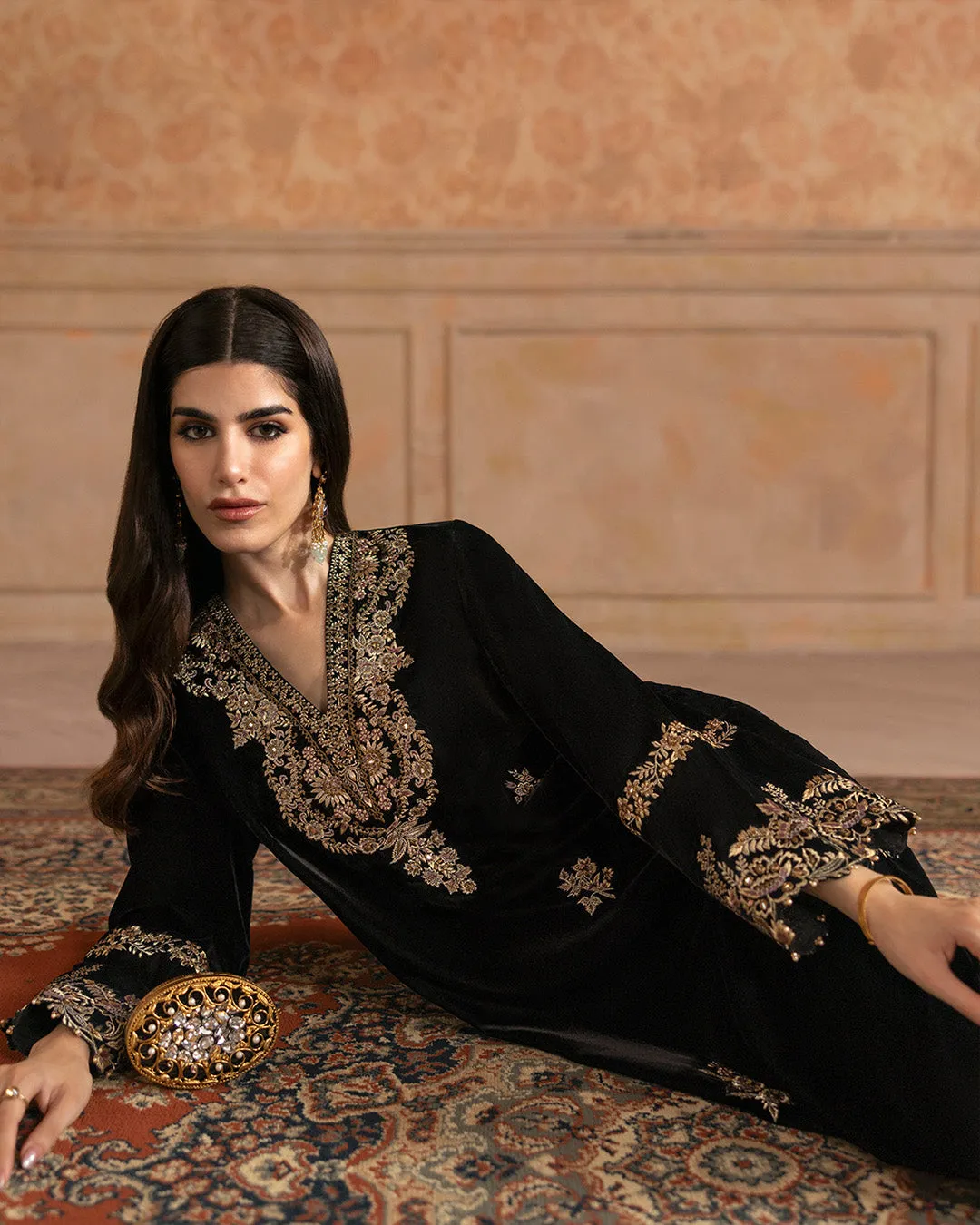 Faiza Saqlain | ISMENE | VITA