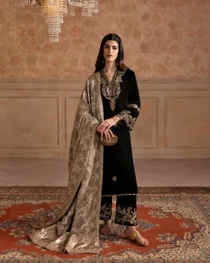 Faiza Saqlain | ISMENE | VITA