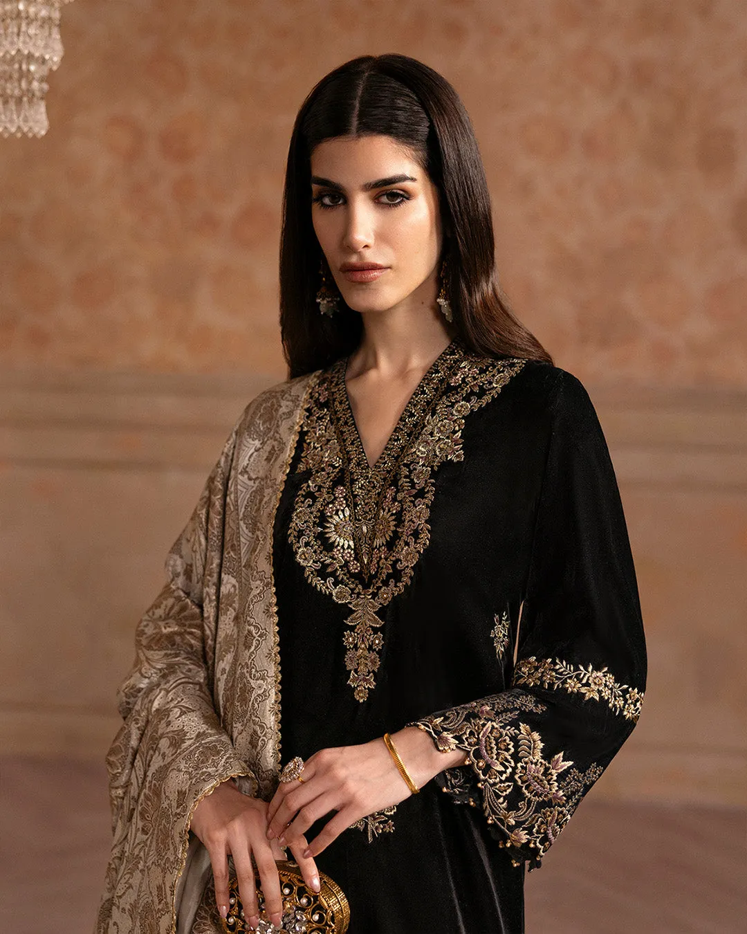 Faiza Saqlain | ISMENE | VITA