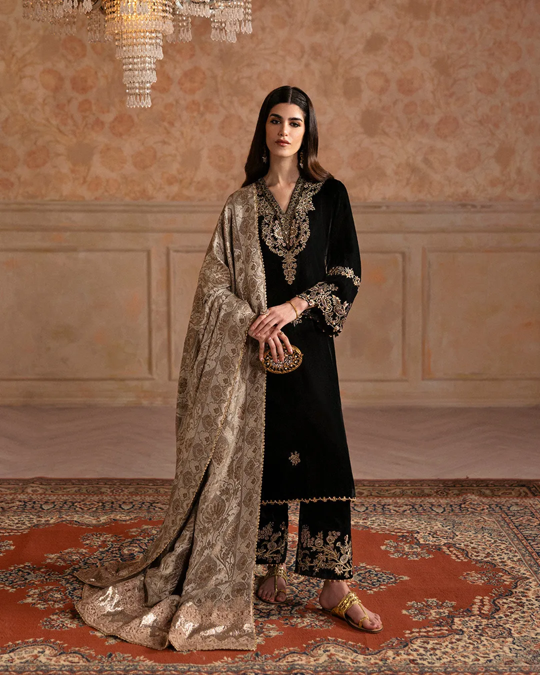 Faiza Saqlain | ISMENE | VITA