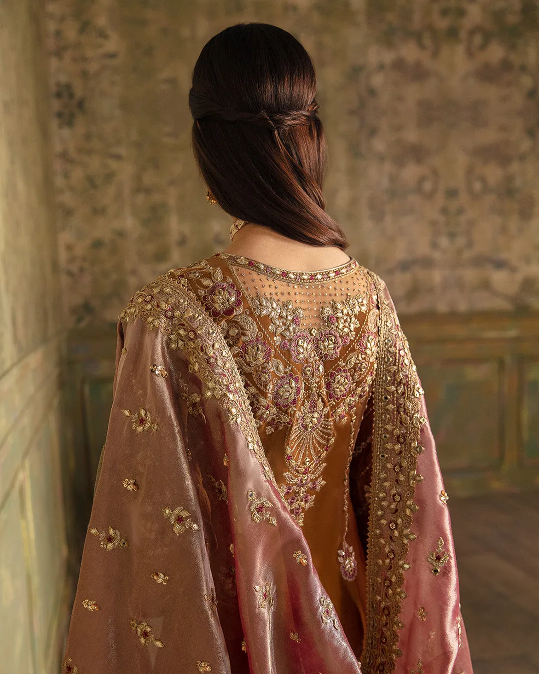 Faiza Saqlain | Manaar - Velvet Collection '23 | LAMEES