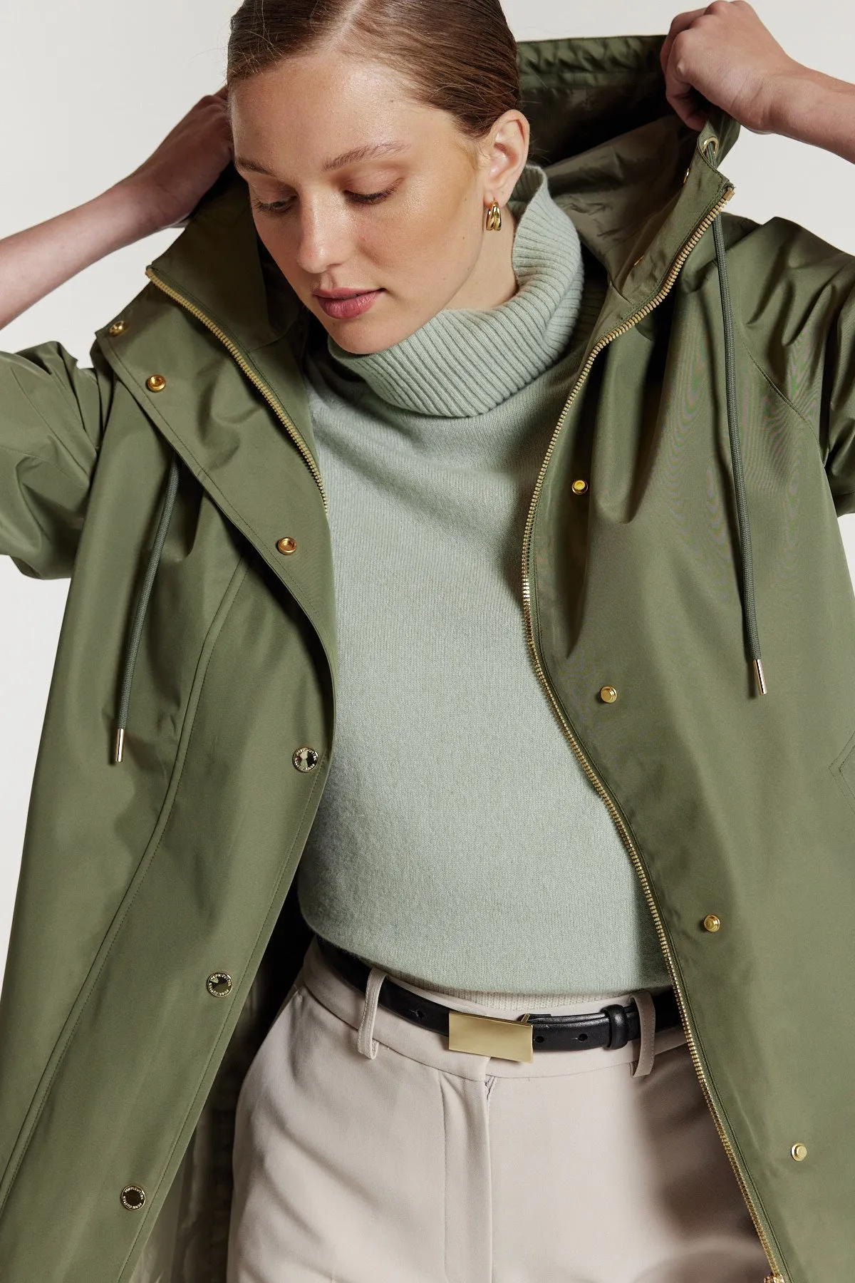 Highlands Raincoat - Moss