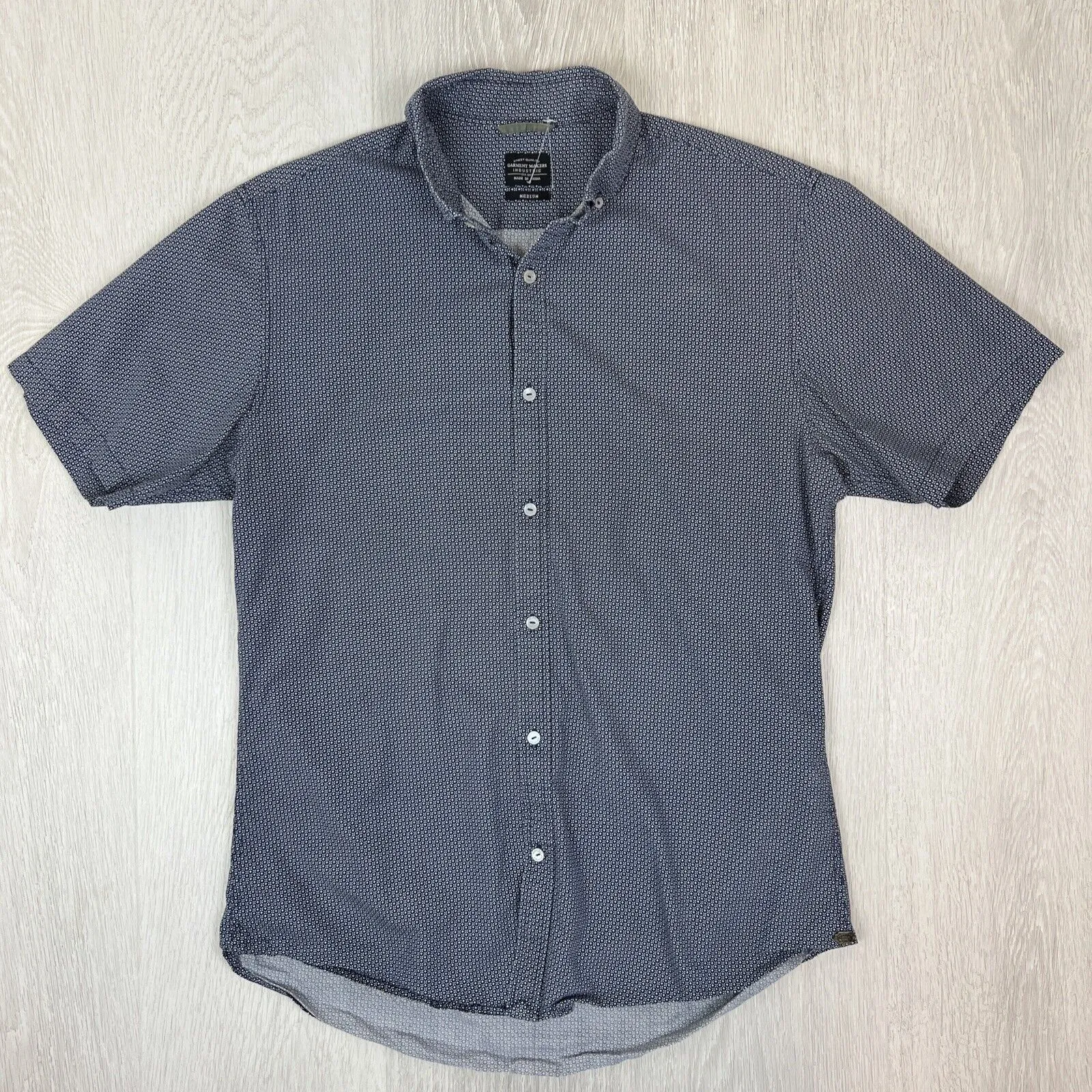Industrie Mens Short Sleeve Button Up Shirt Size Medium