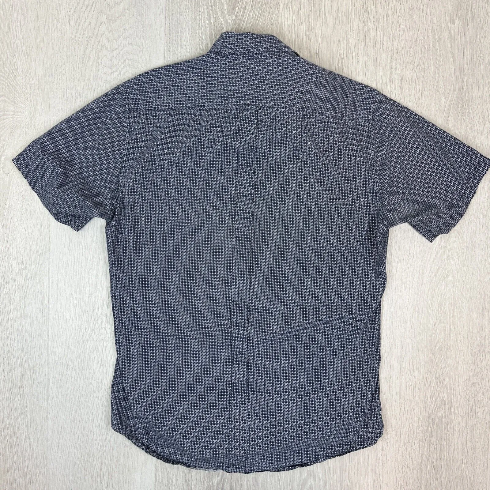Industrie Mens Short Sleeve Button Up Shirt Size Medium