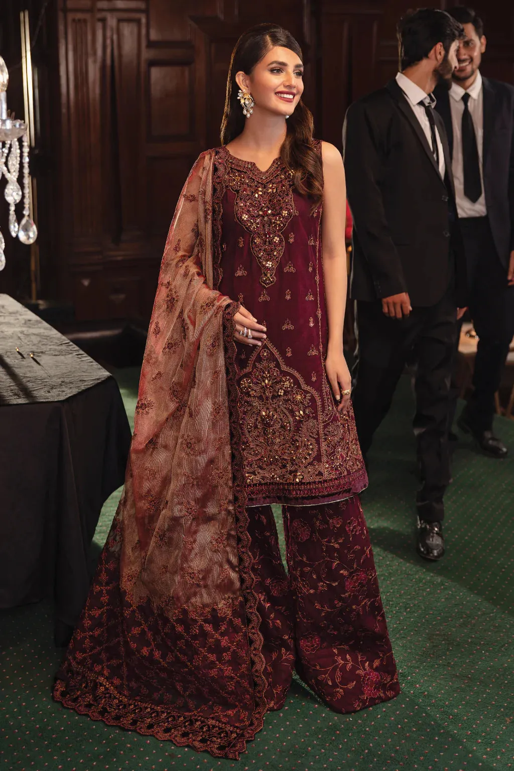 IZNIK | La'Royale Luxury Edit Collection 2022 | IRC-07 Enchanto