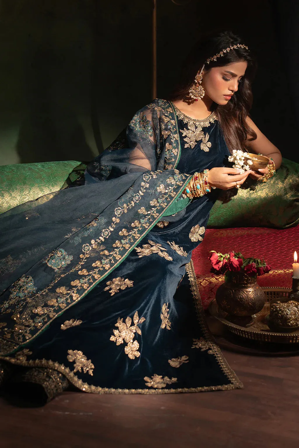 Iznik Luxury 9000 Micro Velvet Embroidered Suits Unstitched IV-51