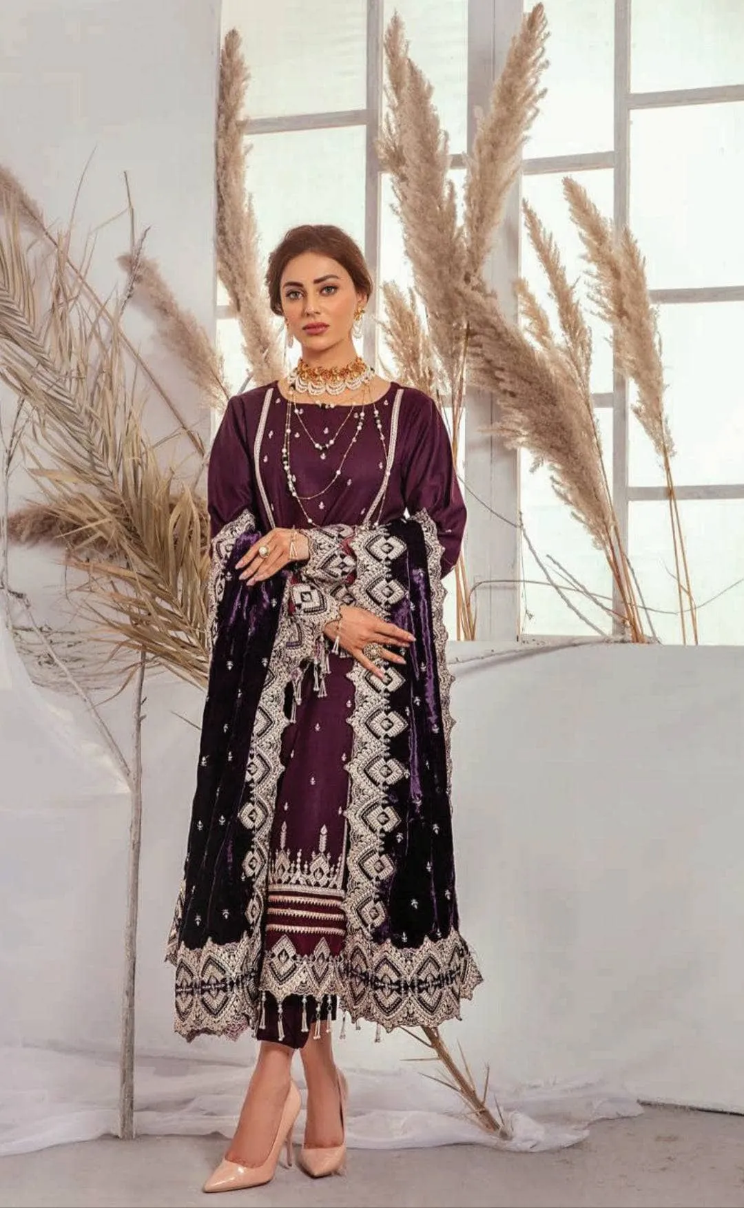 Lavish by panache/Velvet Embroidered Shawls/05