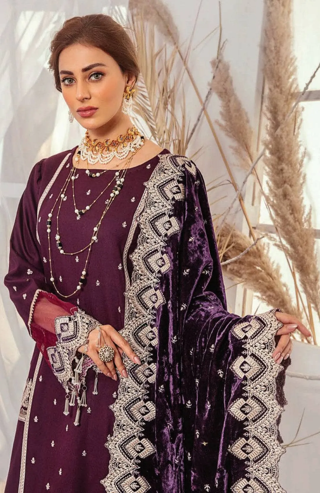 Lavish by panache/Velvet Embroidered Shawls/05