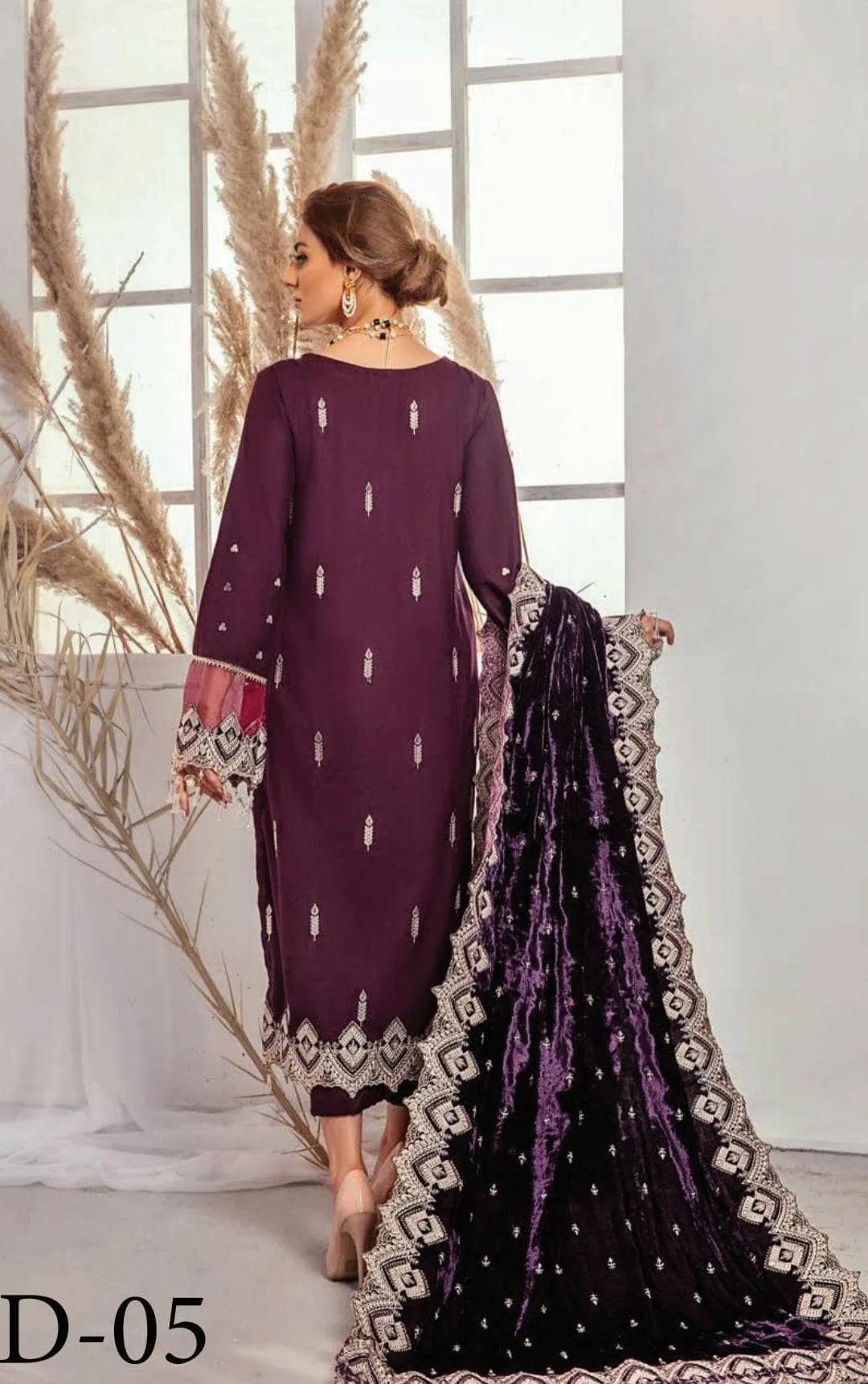 Lavish by panache/Velvet Embroidered Shawls/05