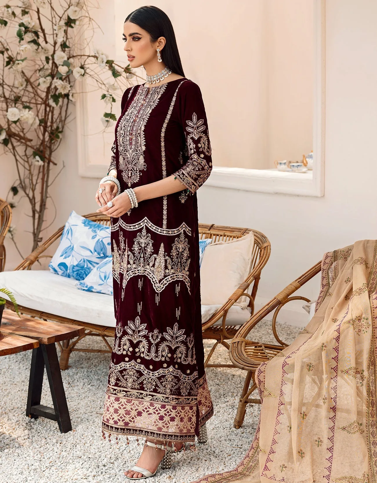 MK-304 | Emaan Adeel Makhmal Collection 2022 | Unstitched & Stitched Embroidered  Valvet Suits