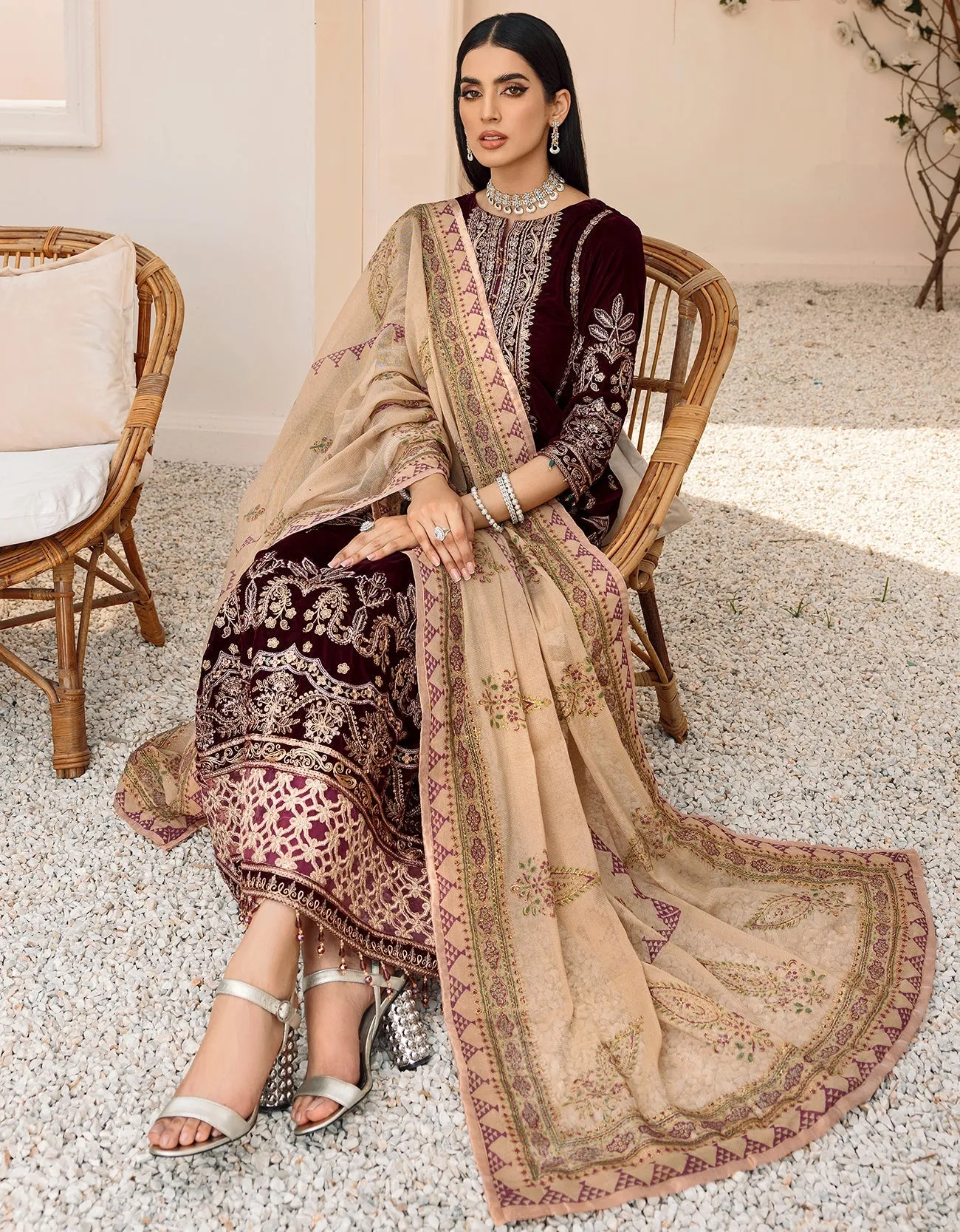 MK-304 | Emaan Adeel Makhmal Collection 2022 | Unstitched & Stitched Embroidered  Valvet Suits