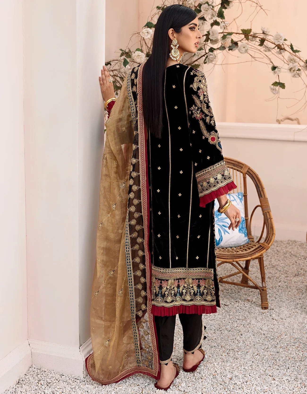 MK-307 | Emaan Adeel Makhmal Collection 2022 | Unstitched & Stitched Embroidered  Valvet Suits