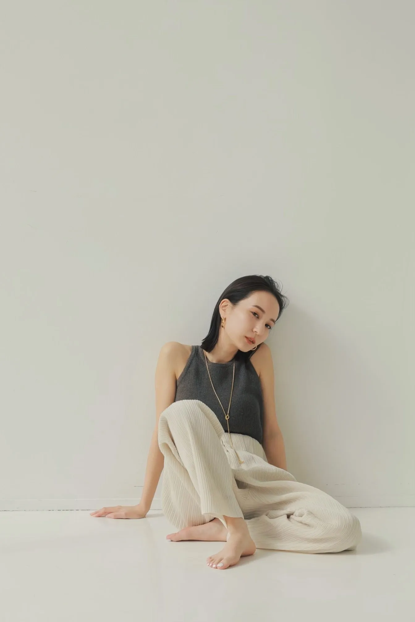 pleats tapered pants
