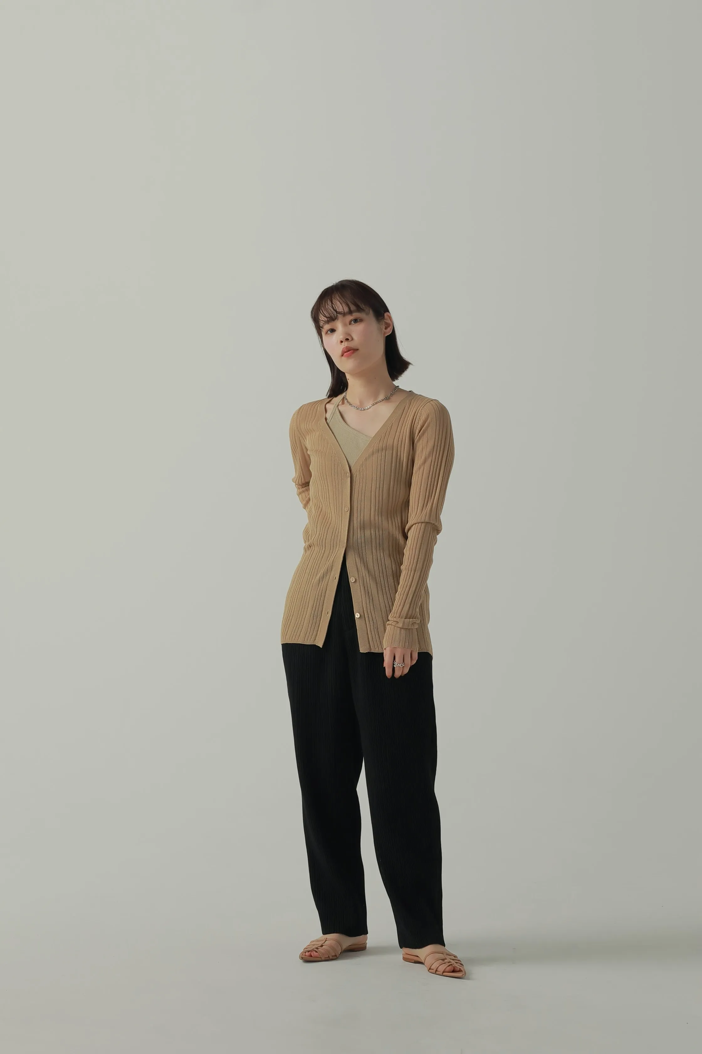 pleats tapered pants