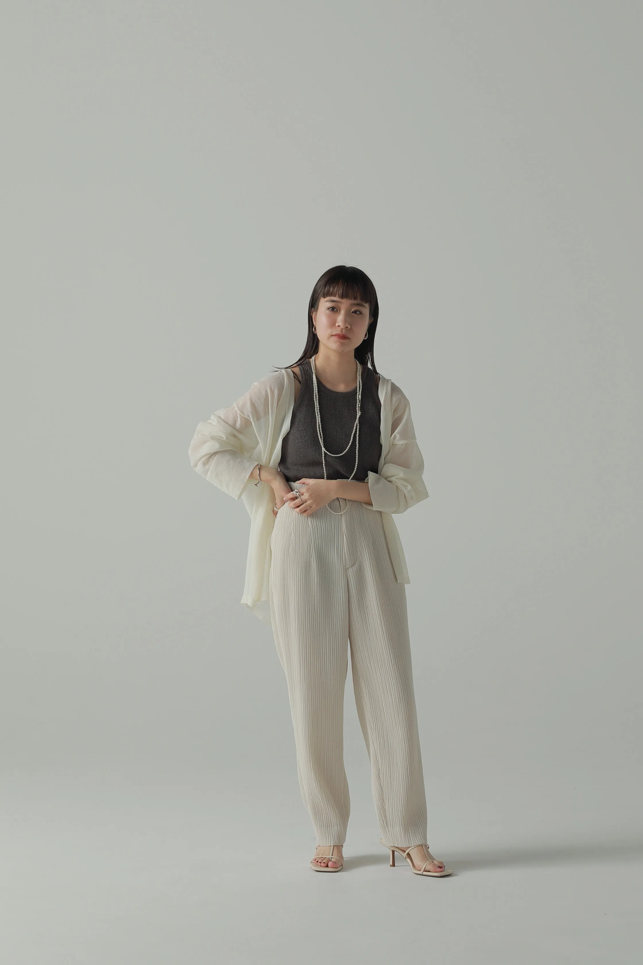 pleats tapered pants