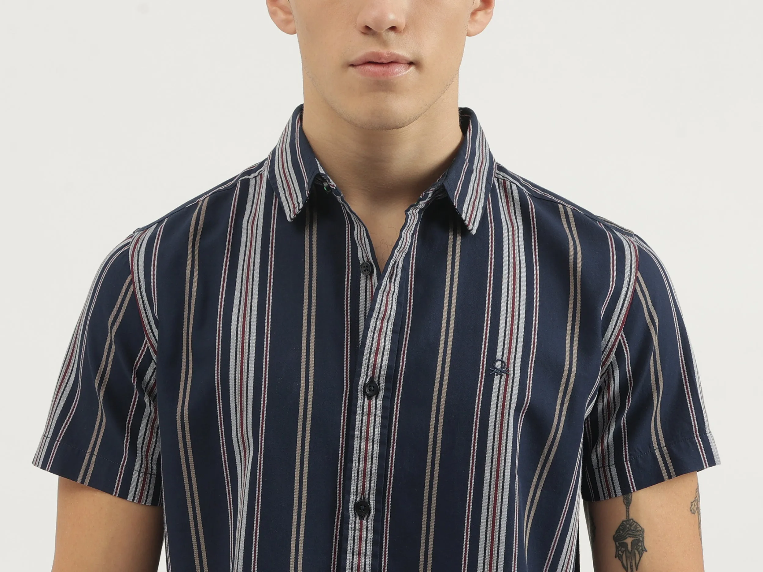 Regular Fit Spread Collar Striped Shirts