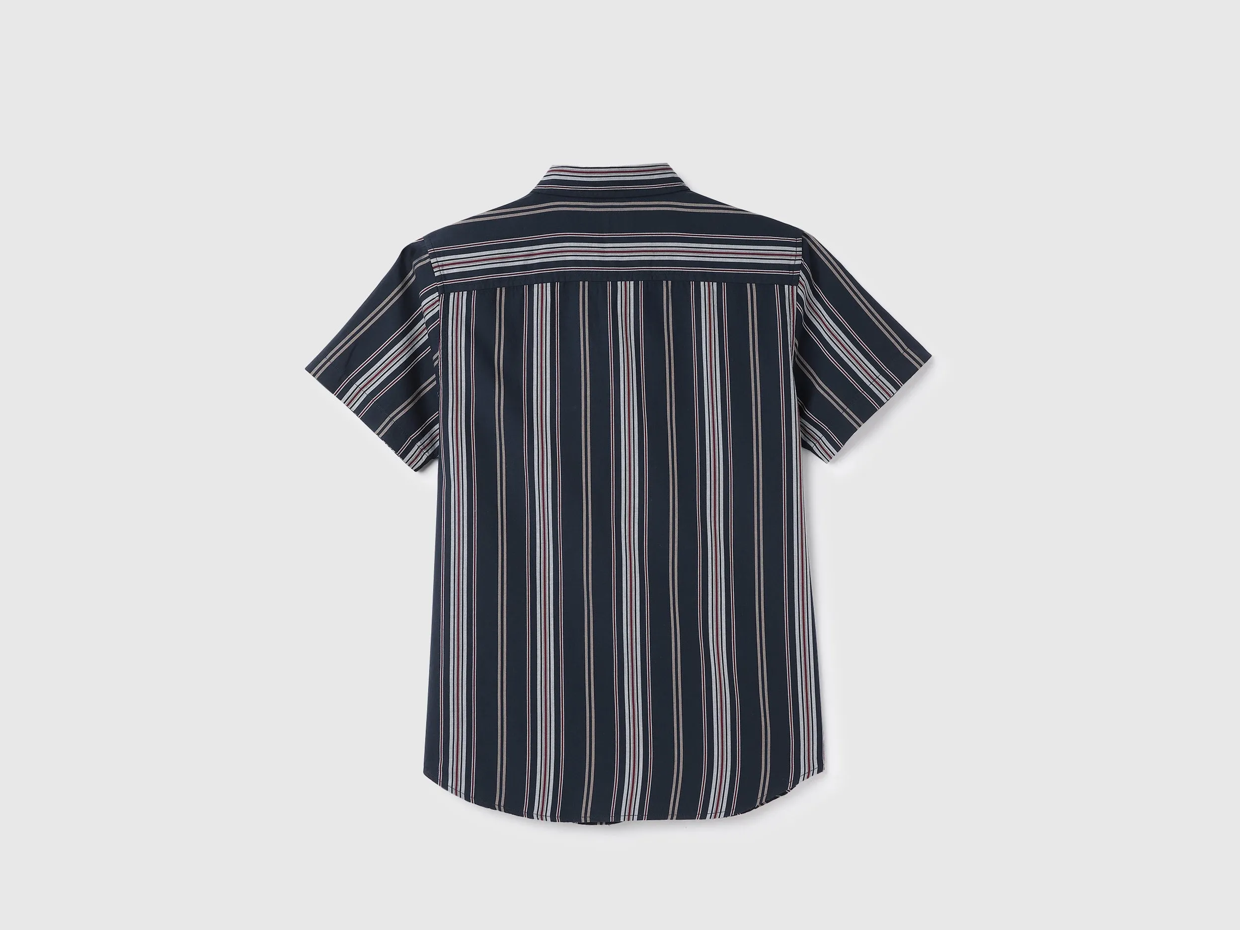 Regular Fit Spread Collar Striped Shirts