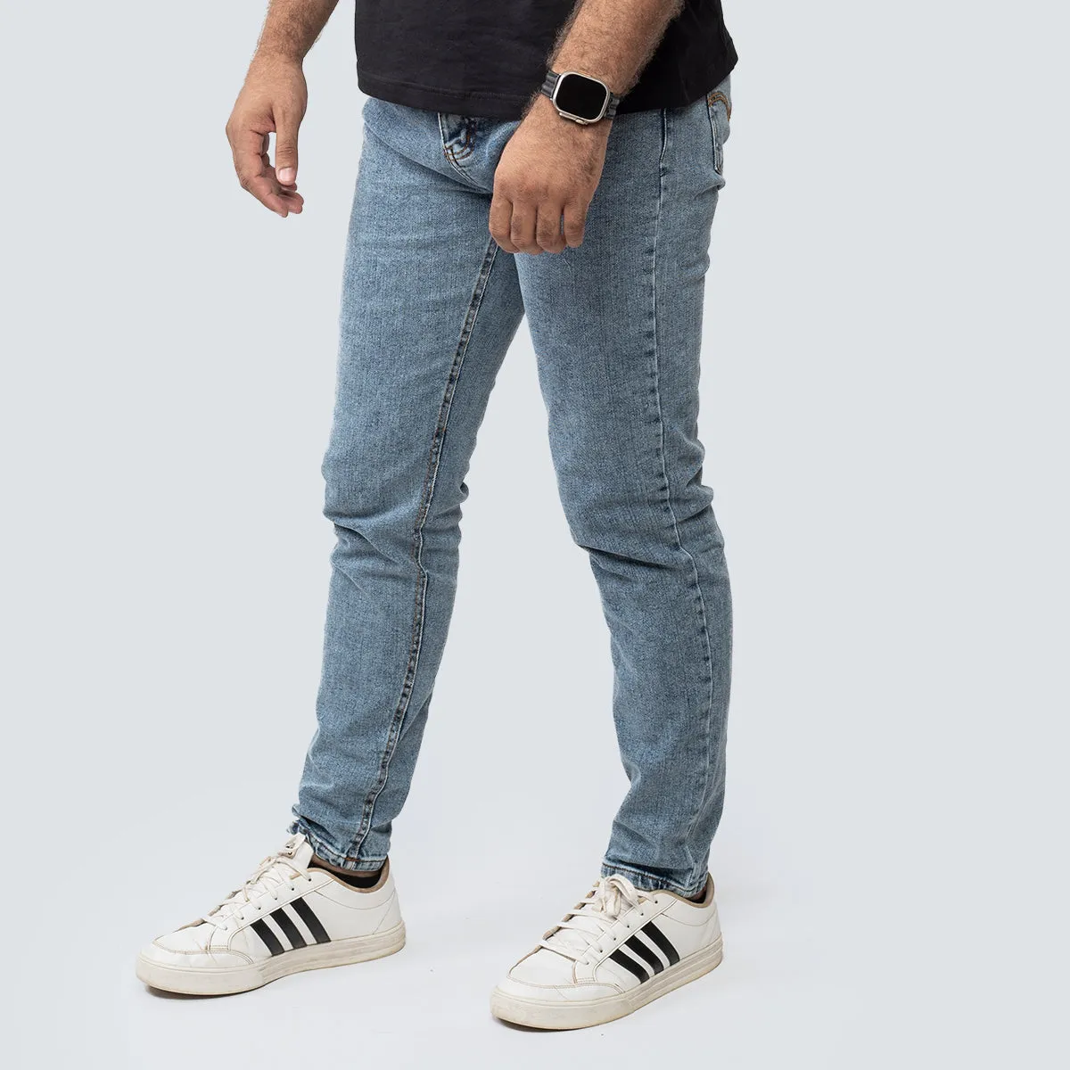 Regular Tapered Jeans . Light Blue Denim