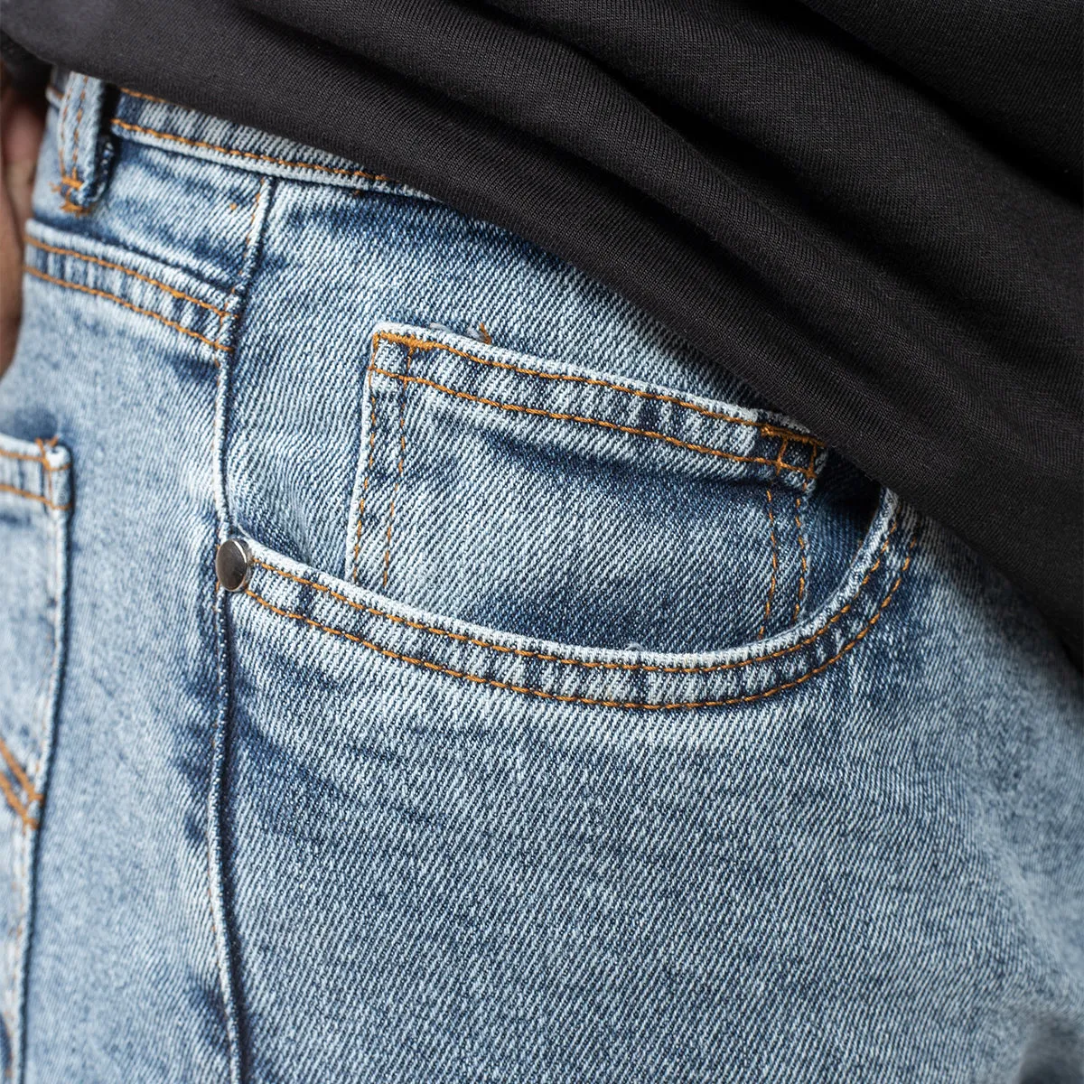 Regular Tapered Jeans . Light Blue Denim