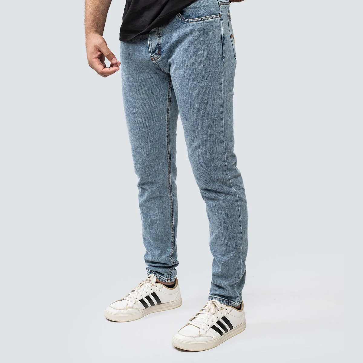 Regular Tapered Jeans . Light Blue Denim