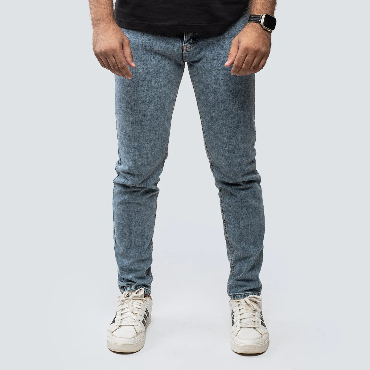 Regular Tapered Jeans . Light Blue Denim