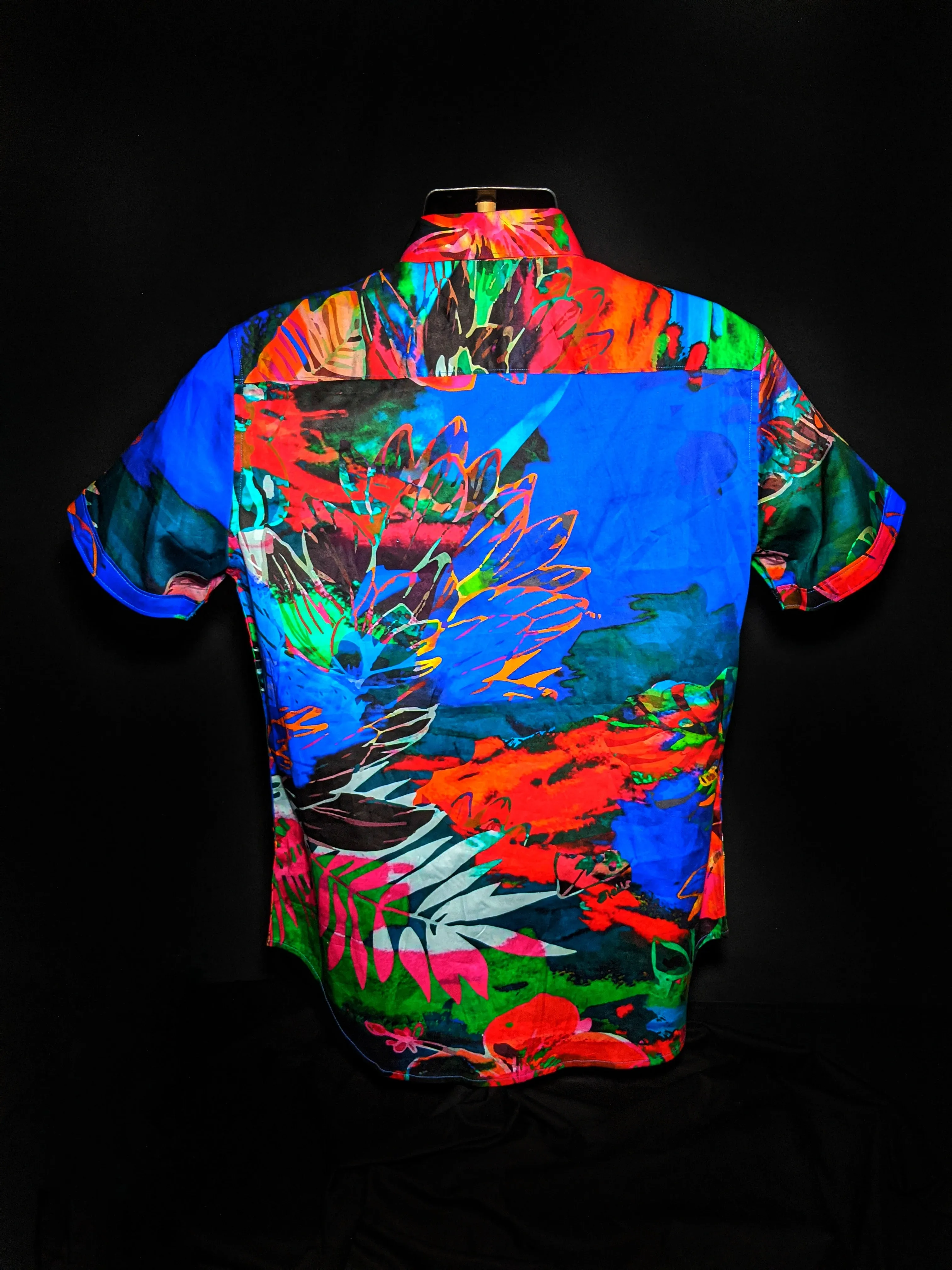 Robert Graham Cannon Beach Embroidered Short Sleeve Shirt