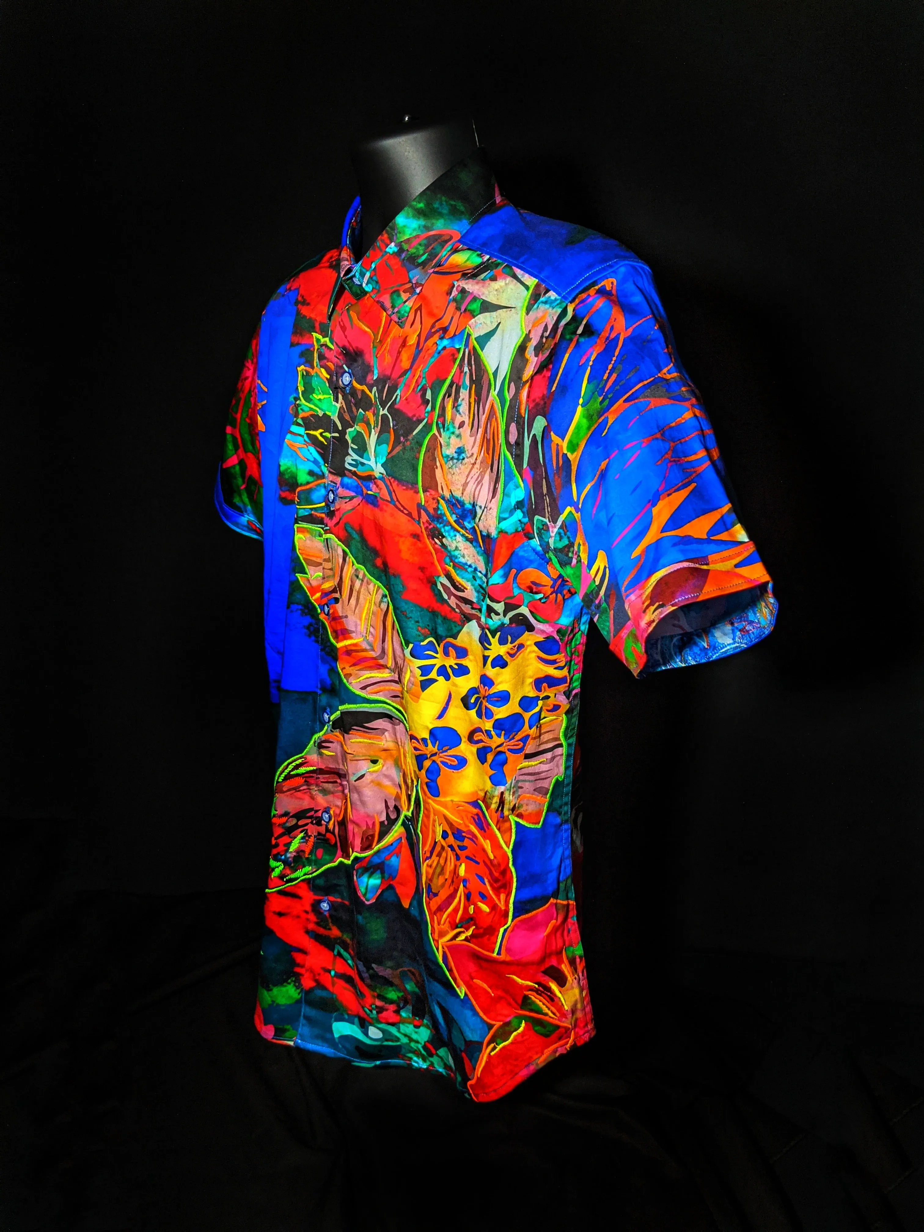 Robert Graham Cannon Beach Embroidered Short Sleeve Shirt