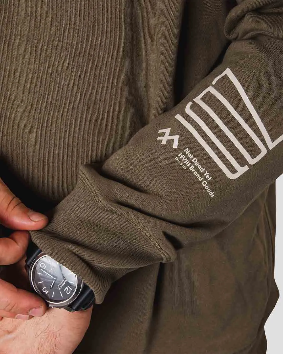 September Essentials - NOTHING PERSONAL - Crew - OLIVE